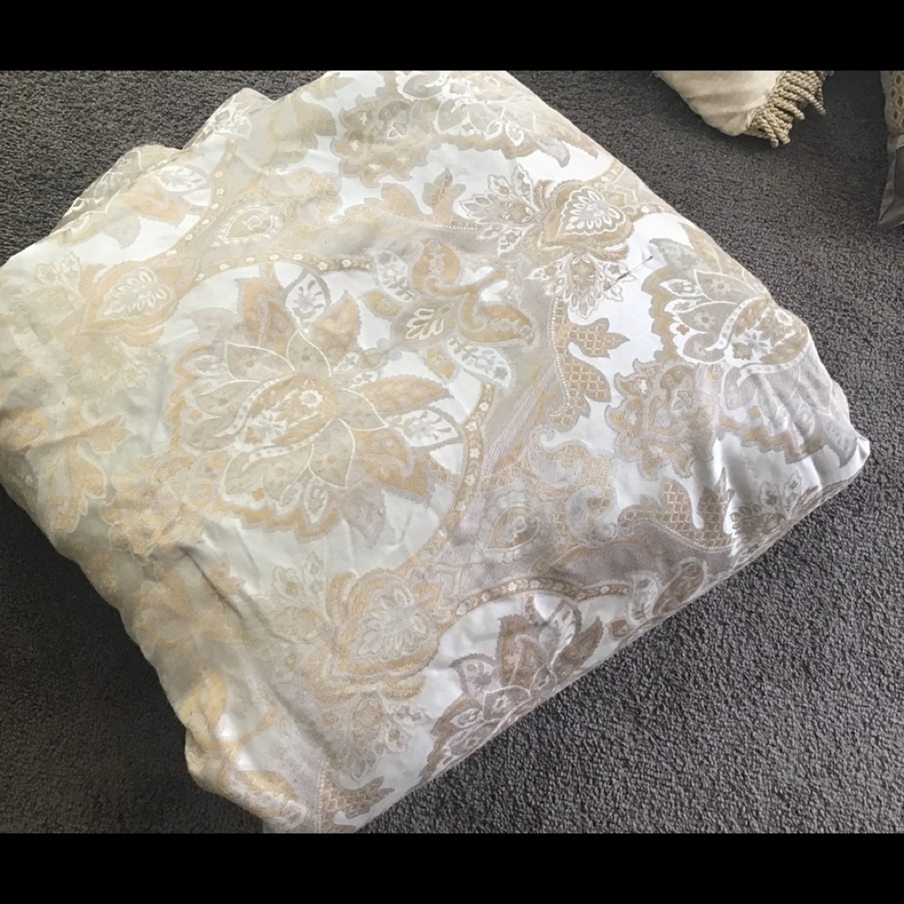 Gold beige print comforter